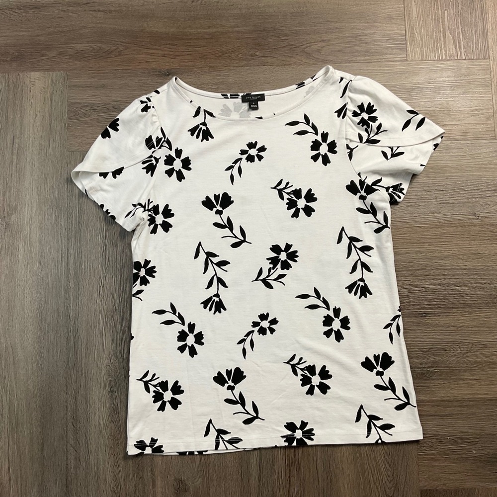 Ann Taylor Factory Floral Short Puff Sleeve Knit Top Womens Medium White Black